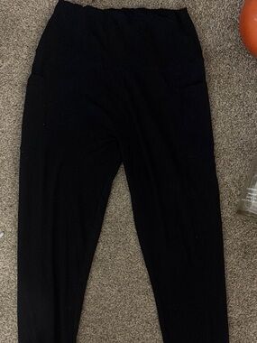 Black High-Waist Leggings with Pockets